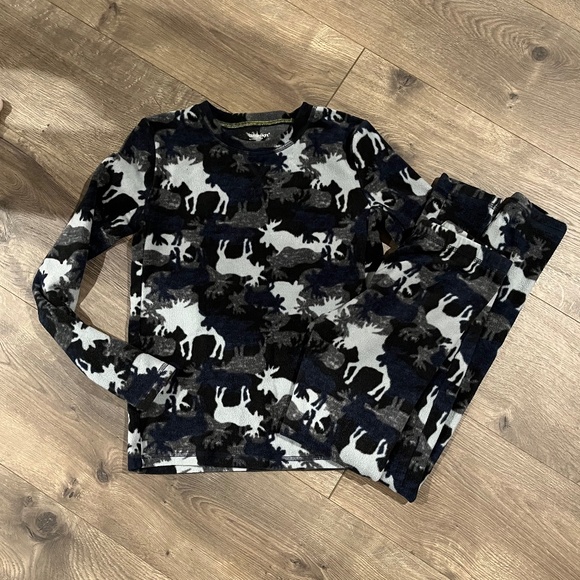 Boys Cuddle duds pajamas, size large (12/14) - Picture 1 of 1